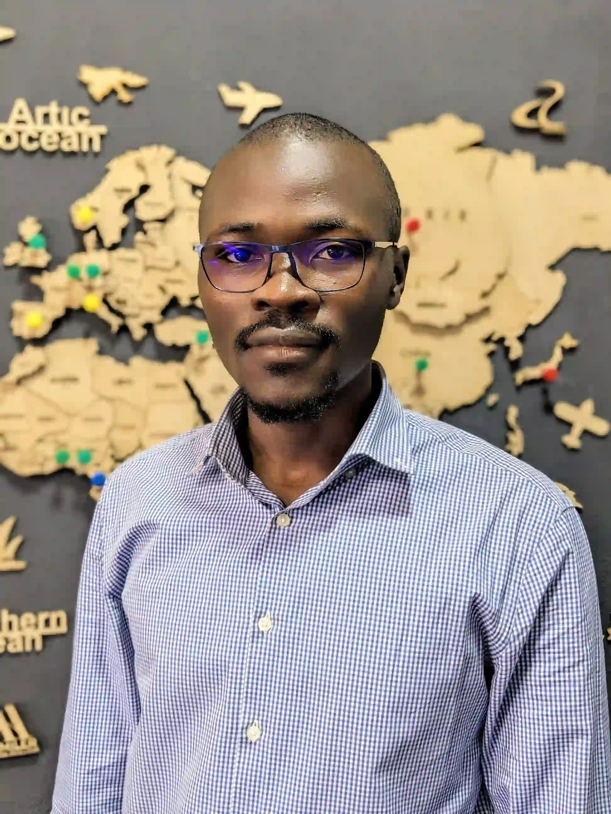 A. TUSSI — Responsable Commercial et Marketing CGI MFI